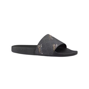 GUCCI GG SUPREME TIGER SLIDE